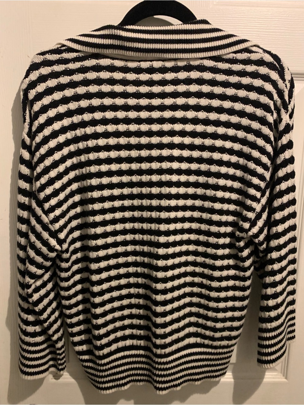 Collared Sweater L - Picture 2 of 4